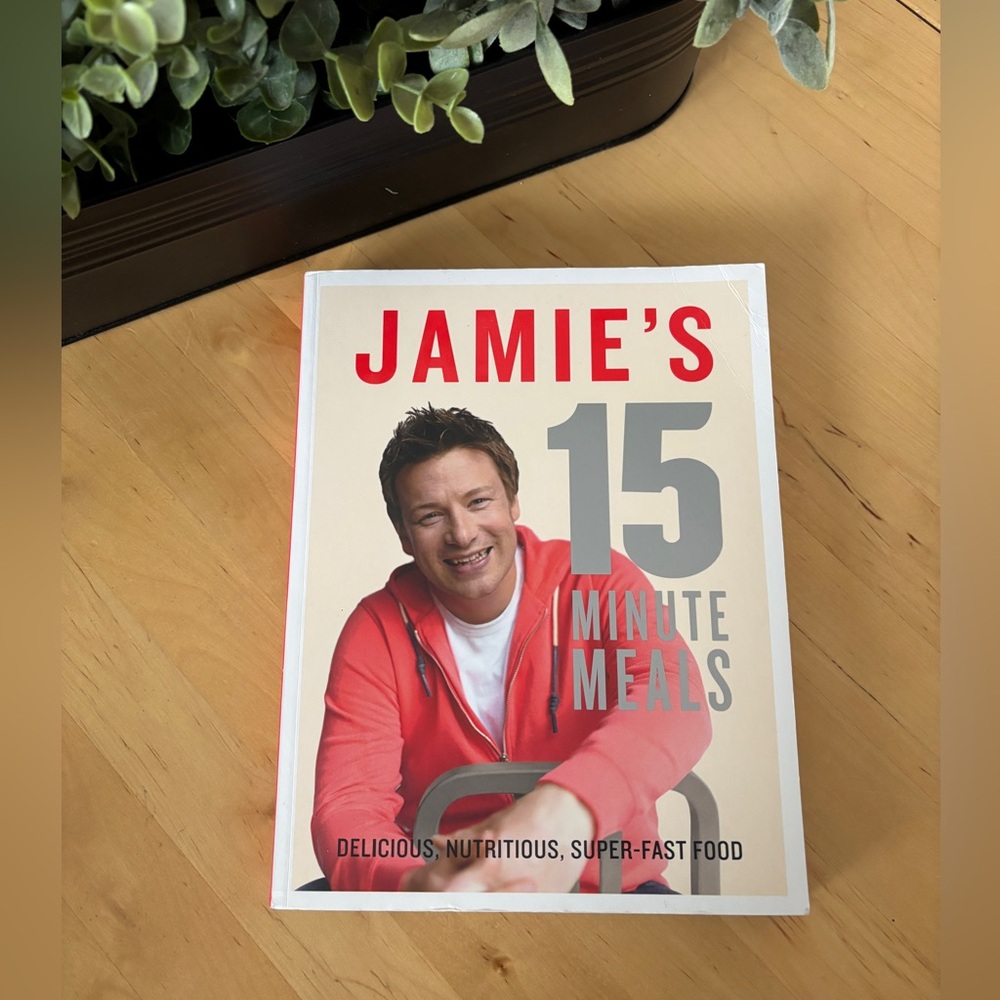Jamie Oliver Cookbook ‘Jamie's 15 Minute Meals’ Cook Book